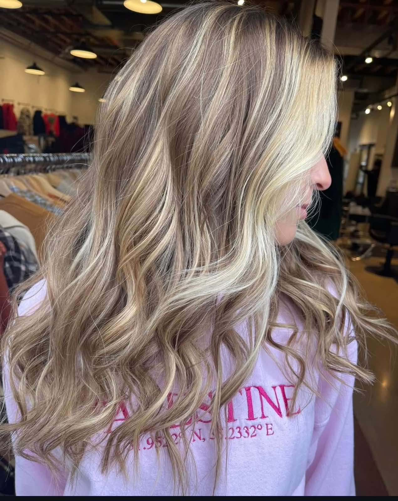 Dimensional blonde waves